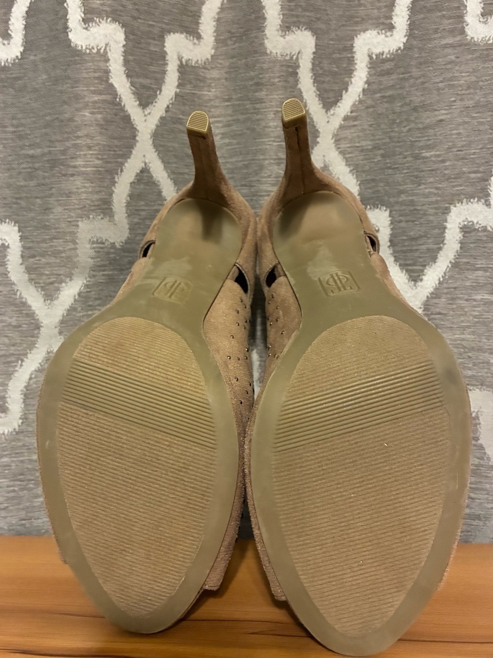 NWOT! Jennifer Lopez Taupe Studded Peep-Toe Stiletto Booties - Picture 8 of 11